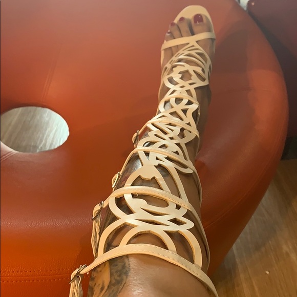 Breckelles Shoes - Knee high gladiator heels